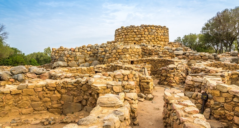 nuraghi-tombe-pozzi-castelli-sardegna